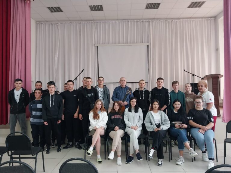 Подробнее о статье Ақынмен кездесу
